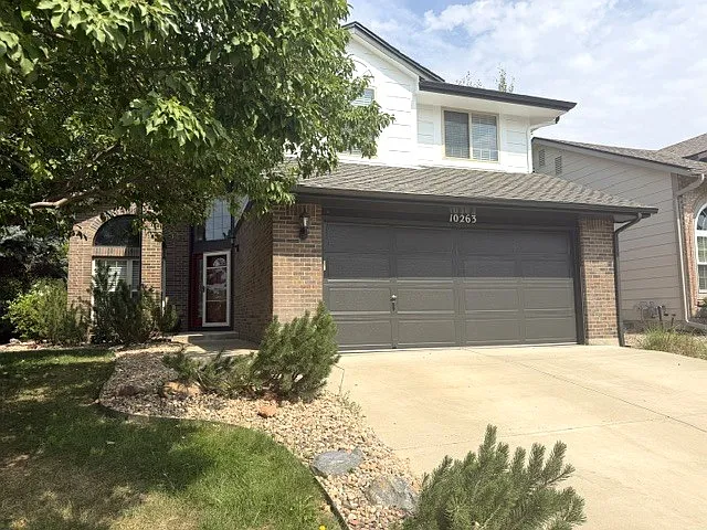 5 bed, 2813 sqft, $3,295 — Photo 2