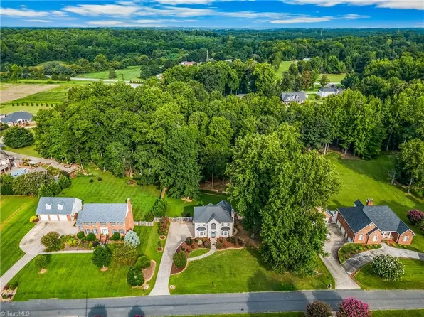 185 Spring Lake Ct, Lexington, NC 27295
