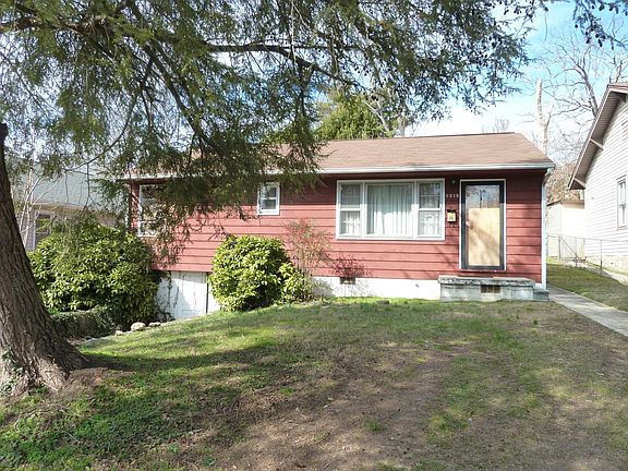 2nd image of 2213 NE Lawson Ave