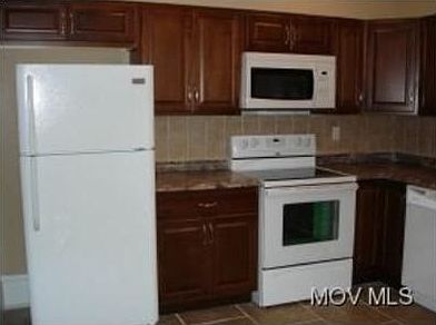 4th image of 718 8th St