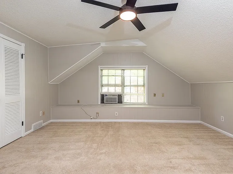 1539 Brookside Dr — Photo 11