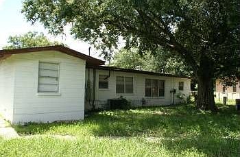 4th image of 8605 Beverly Dr