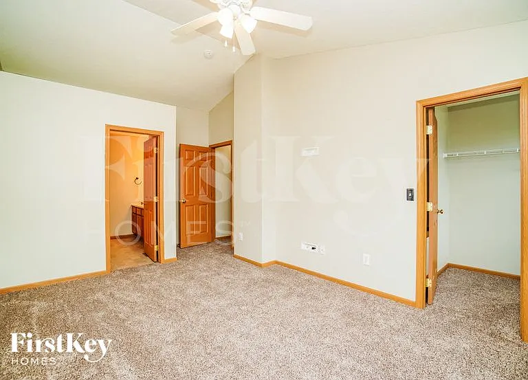 5435 Dietrich Ave — Photo 9