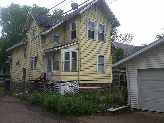 2nd image of 111 23rd St
