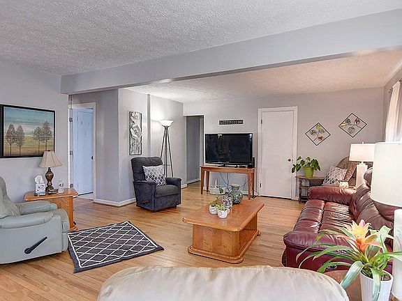 4th image of 1007 Beatrice Dr