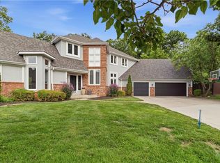7505 El Monte Cir, Prairie Village, KS 66208
