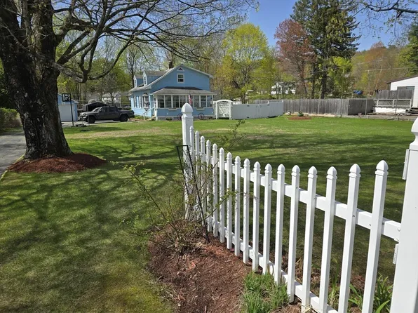 4 Chester Ave, Ware, MA 01082