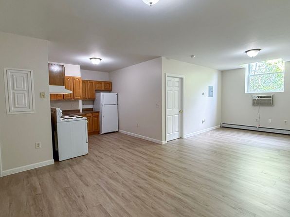 990 Wethersfield Ave APT 106