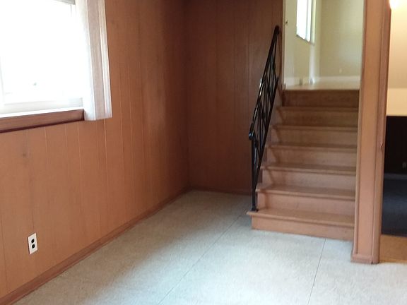 3rd image of 929 Bermuda Dr