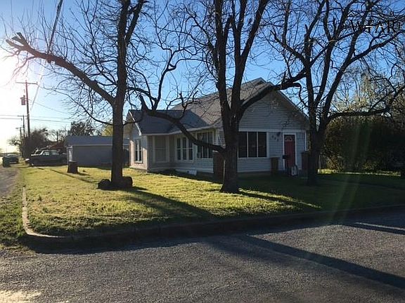 2nd image of 515 S Pecan St