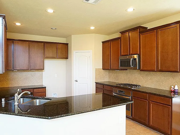 3319 Hawkins Glen Ln — Photo 9