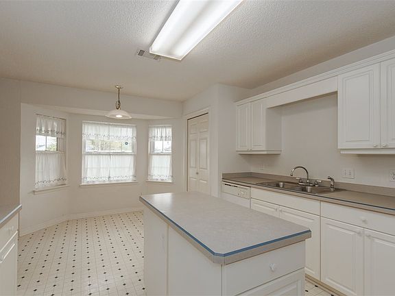 4th image of 9101 Caribbean Dr