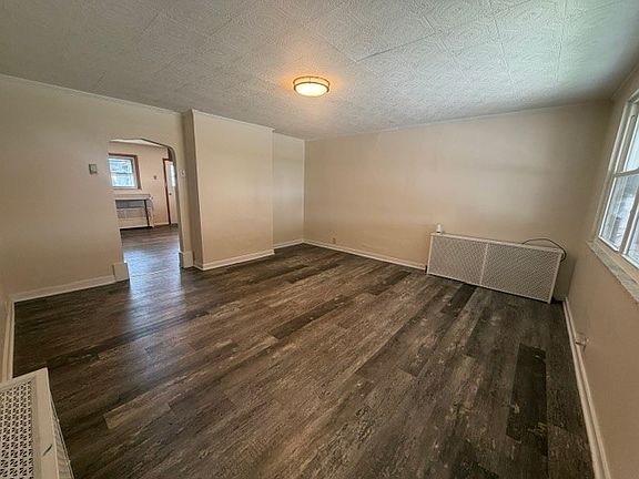 5th image of 336 Green St