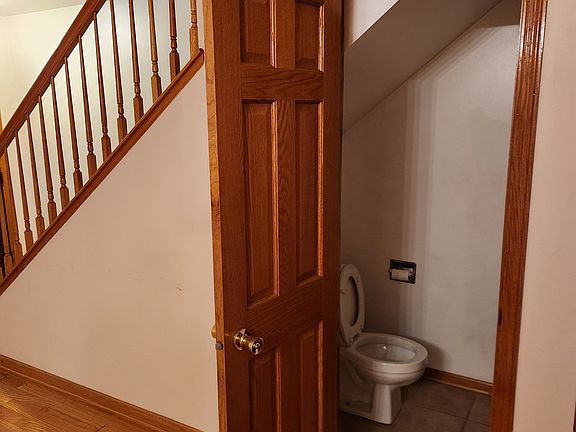 5th image of 2338 S Canal St Unit A