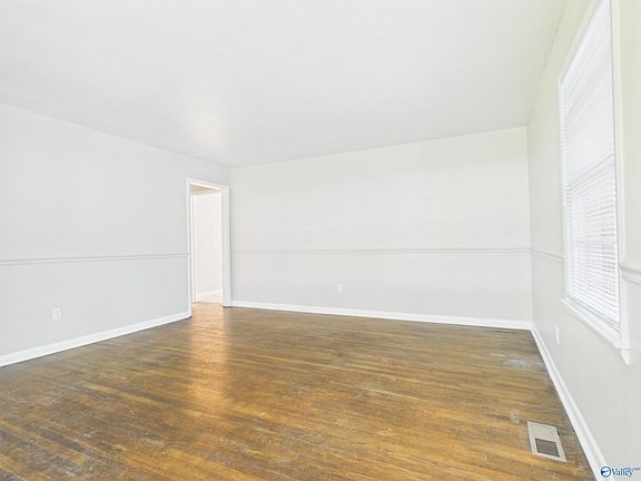 5th image of 619 Slaughter Rd