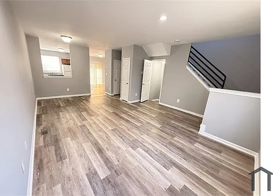 2571 Francis St — Photo 19