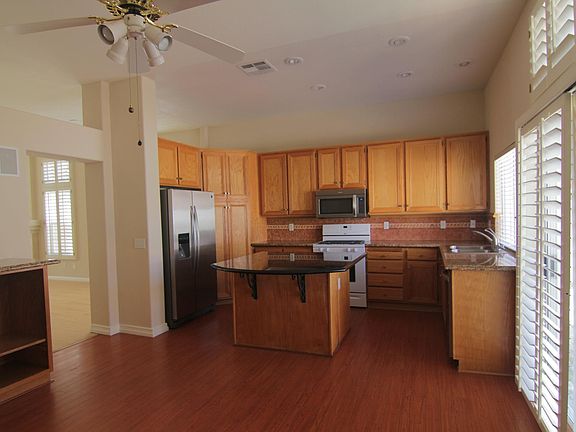 4th image of 9220 Sunnyfield Dr
