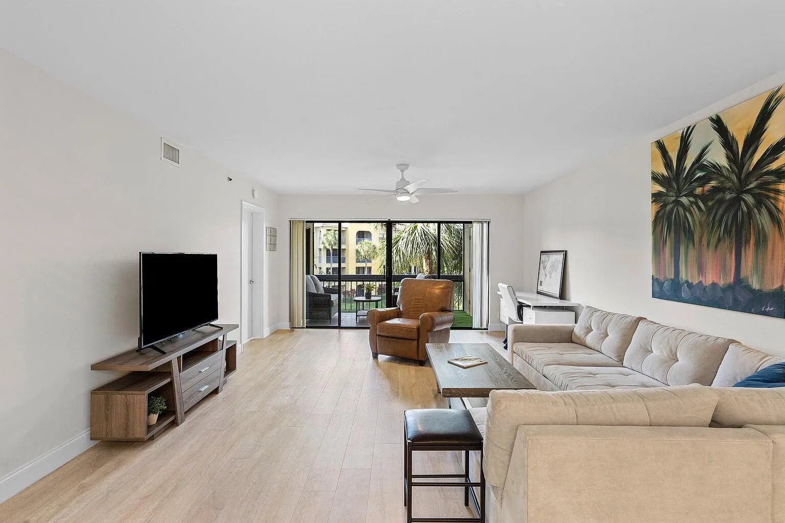 2 bed, 2.0 bath, 1180 sqft, $2,600 — Photo 2