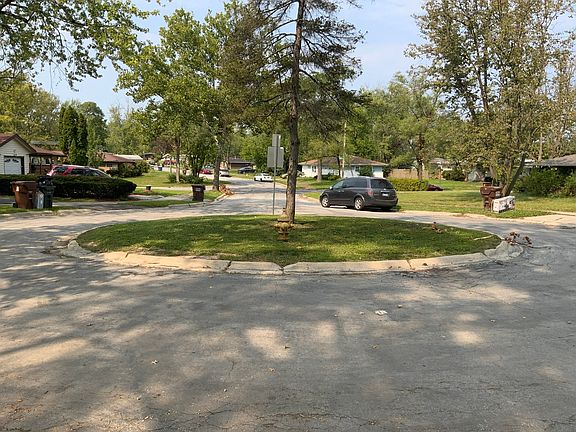4th image of 9 Towanda Ct