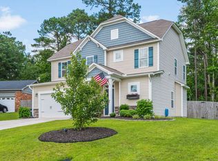 180 Wolfpoint Dr, Fayetteville, NC 28311