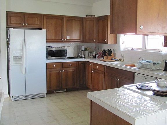 2nd image of 500 E Douglas St