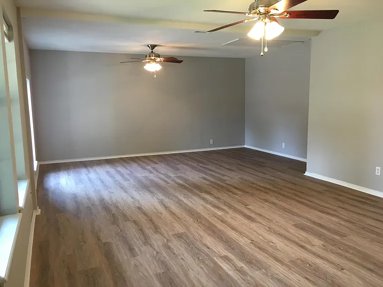 1417 Grand Pine Dr — Photo 2