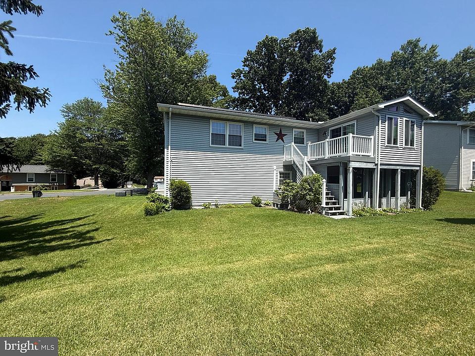 2nd image of 937 Jackson Blvd