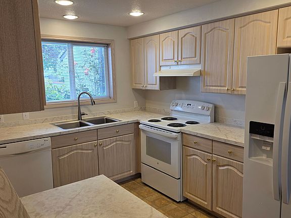 2nd image of 5301 Plomondon St APT 20