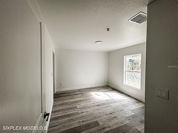 5th image of 2201 Conway Dr #101
