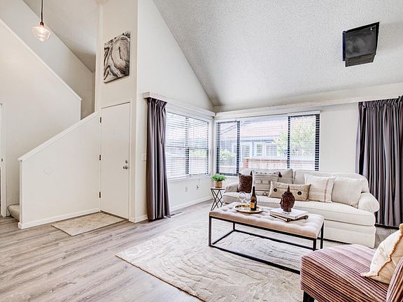 4th image of 5056 Country Club Drive