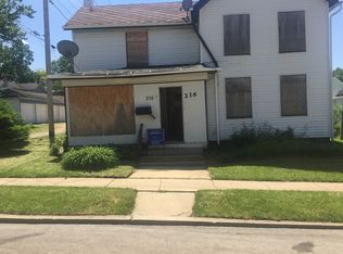 216 N Walnut Ave, Freeport, IL 61032