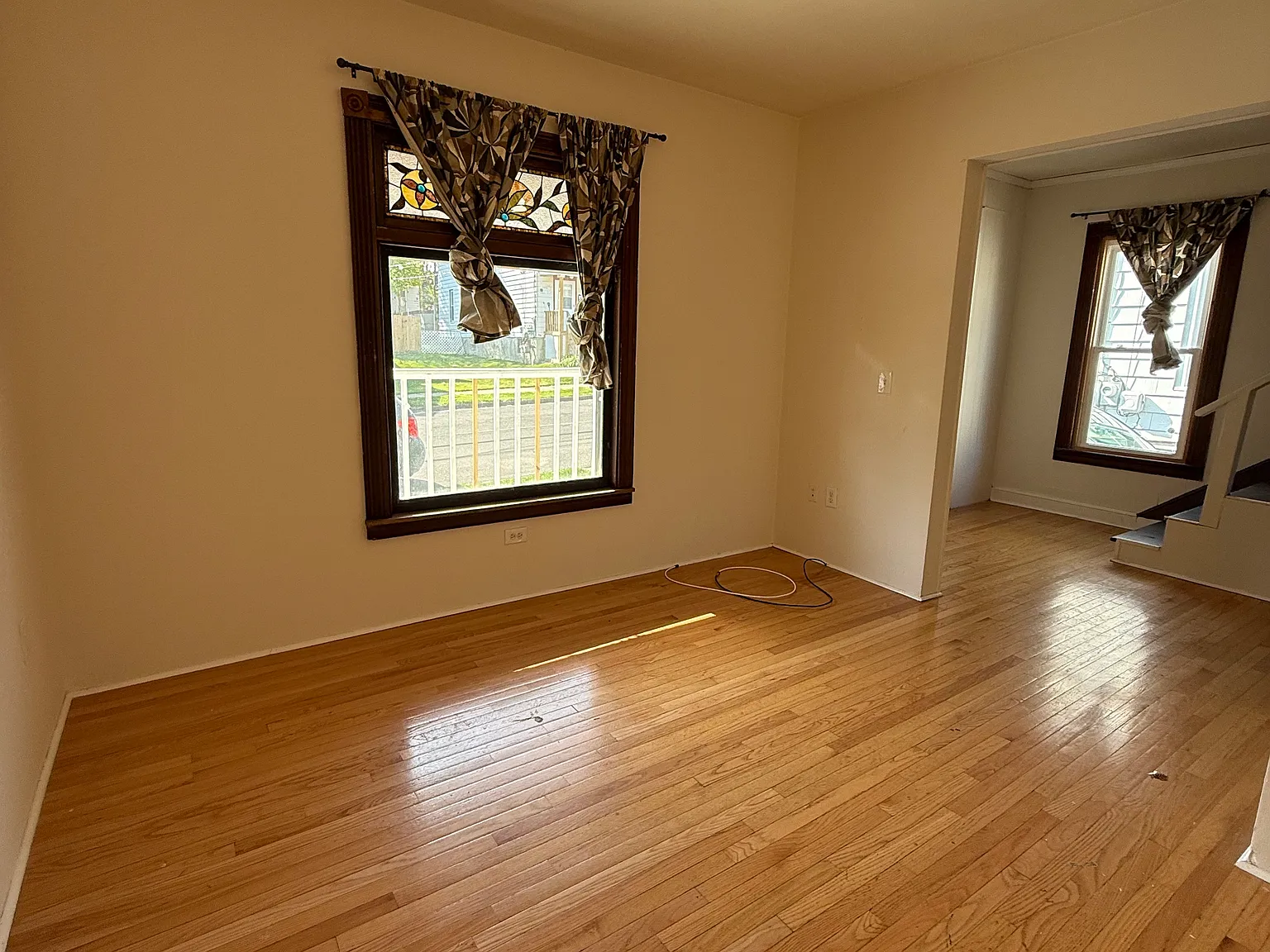 4 bed, 1.5 bath, 1300 sqft, $1,550 — Photo 2