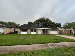 2007 Mission Dr, Victoria, TX 77901
