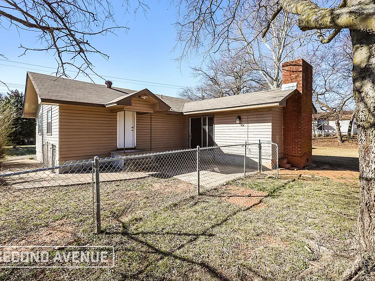 805 E Etowah Rd — Photo 17