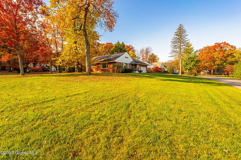 3rd image of 848 londonderry Road