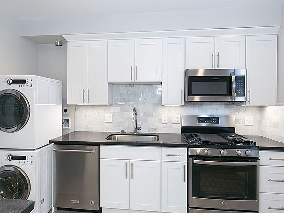 2nd image of 502 Bellevue Ave E APT 203