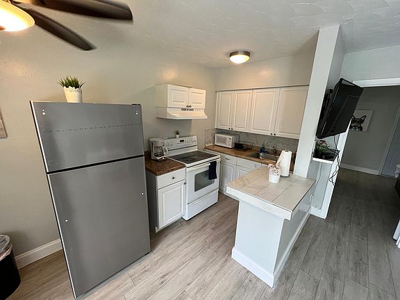 3rd image of 1201 NE 15th Ave APT 6
