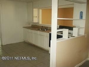 4th image of 1712 Wright Ave