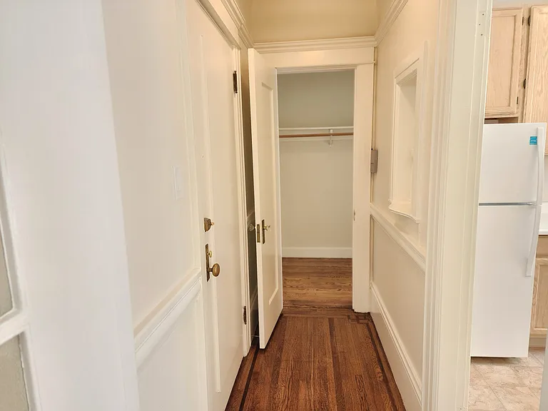 2440 Van Ness Ave — Photo 4