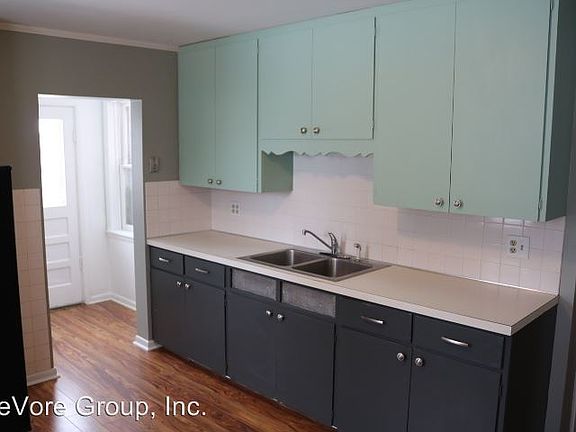 3rd image of 607 N Sandusky St