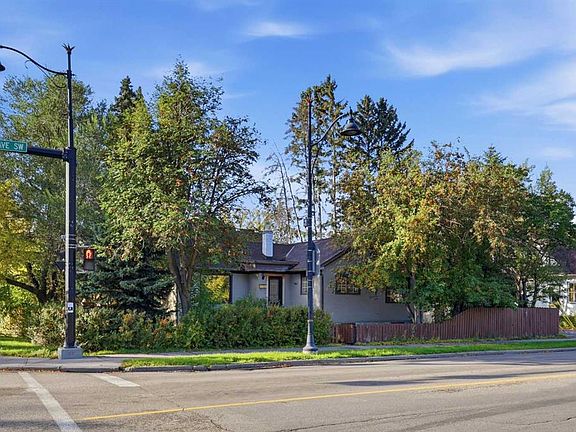 2nd image of 601 N 30th Ave SW