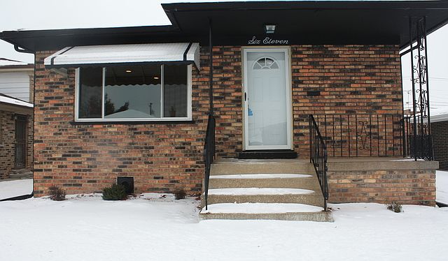 1st image of 611 Hoxie Ave