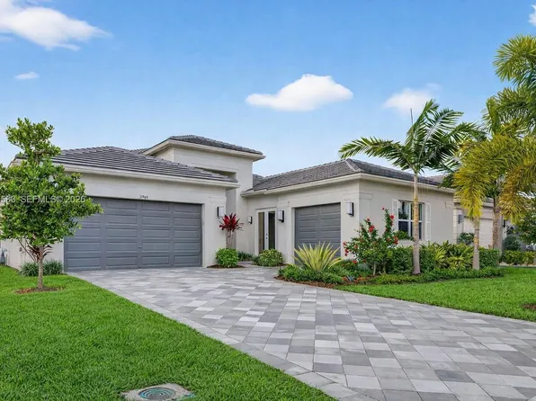 11960 SW Whitewater Falls Ct, Port Saint Lucie, FL 34987