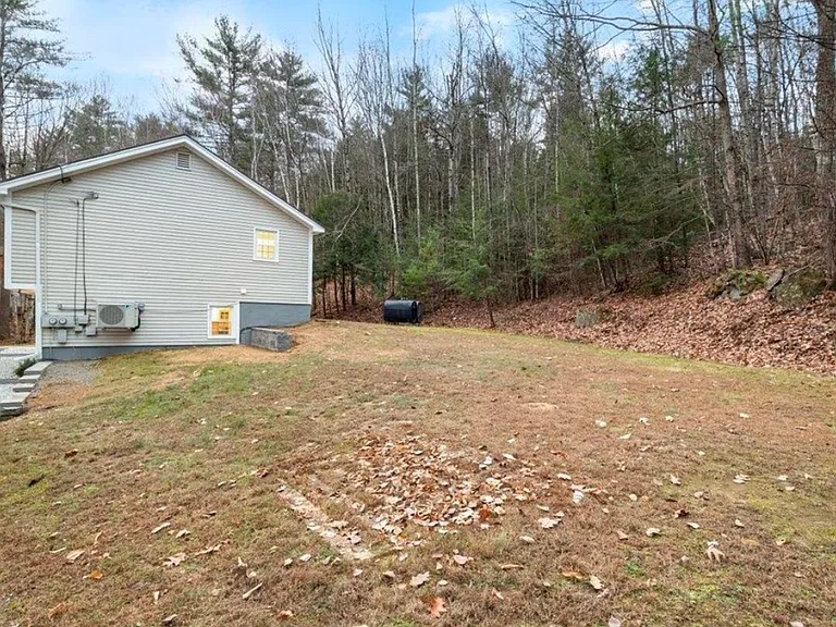 36 Karen Dr #1B — Photo 9