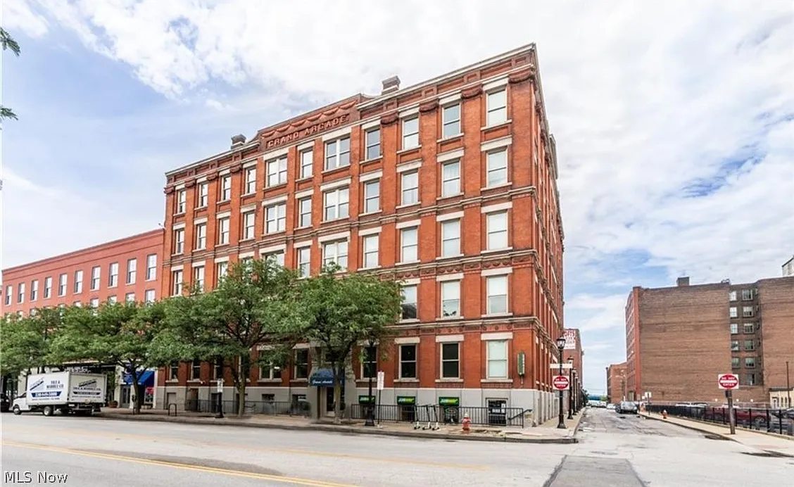 1 bed, 660 sqft, $1,395 — Photo 1