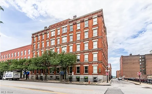 408 W Saint Clair Ave Photo 1