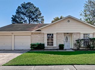 3251 Chalfont Dr, Houston, TX 77066