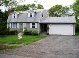 26 Heard Dr, Ipswich, MA 01938