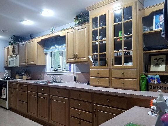 2nd image of 2701 Scott Dr