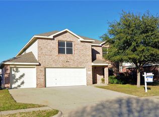 712 Mallard Dr, Saginaw, TX 76131